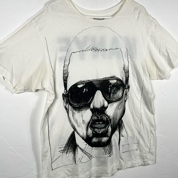 🔥🔥 KANYE WEST Yeezy Big Face Rap Music Band Concert Tee - Women Sz XL - EUC - Picture 3 of 7